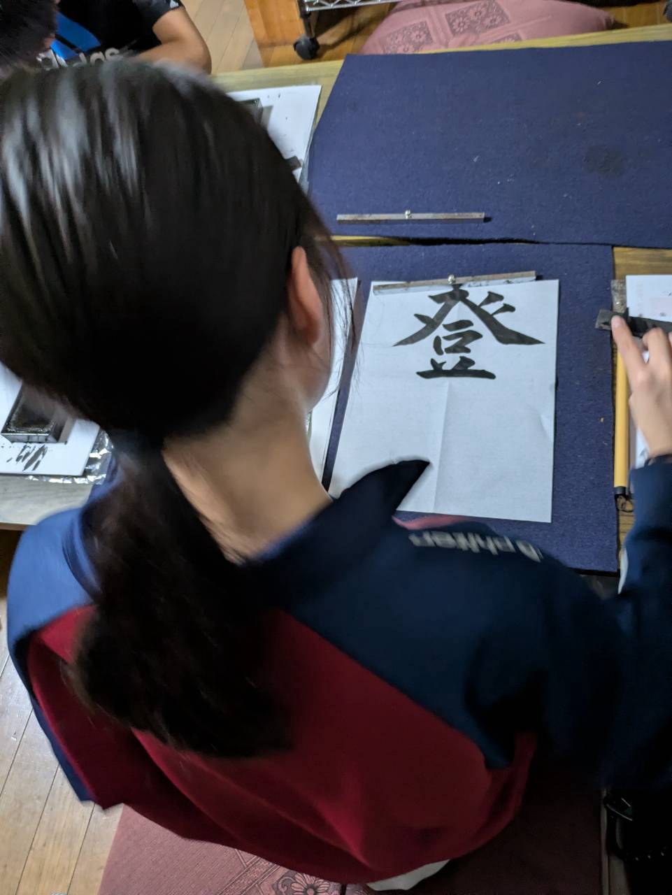 千詠書道 志木市教室で毛筆の「登」を書き上げた生徒さん